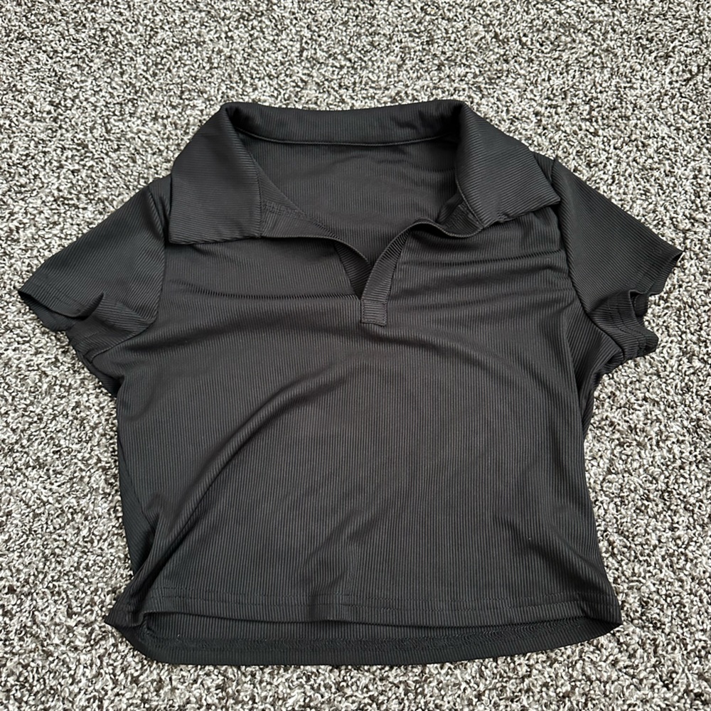 Cropped Polo Black top, never worn, perfect conditions size M